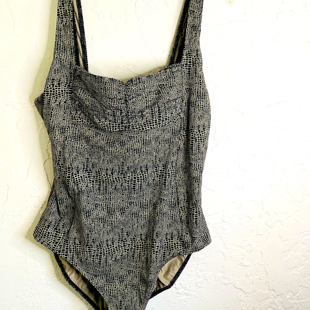 Calvin Klein one-piece swimsuit NWOT size 16